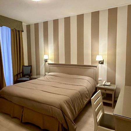 Hotel Bristol トリエステ エクステリア 写真
