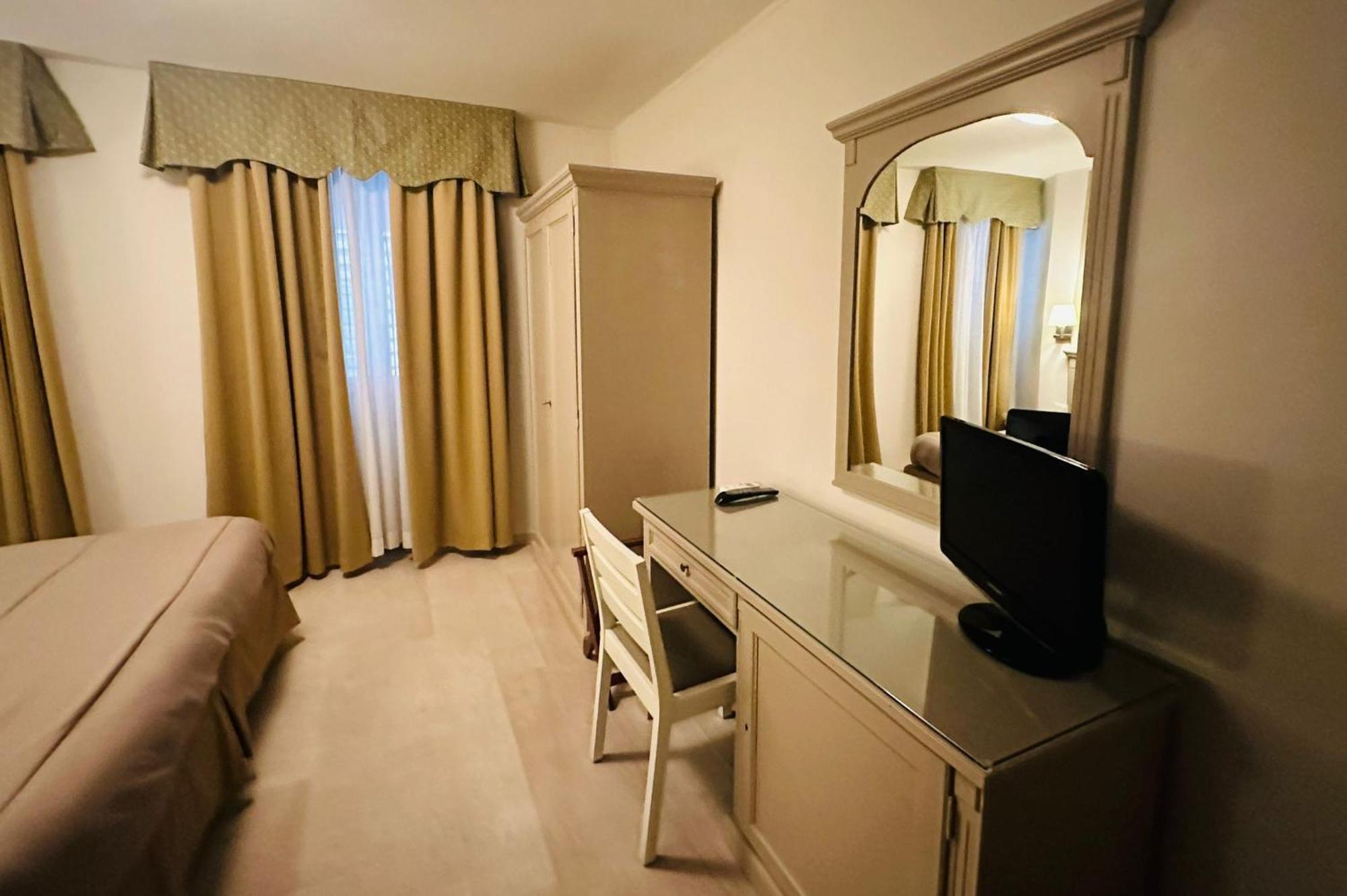 Hotel Bristol トリエステ エクステリア 写真