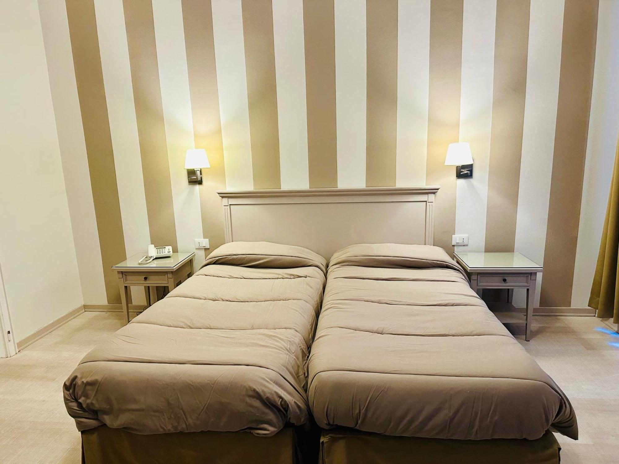 Hotel Bristol トリエステ エクステリア 写真