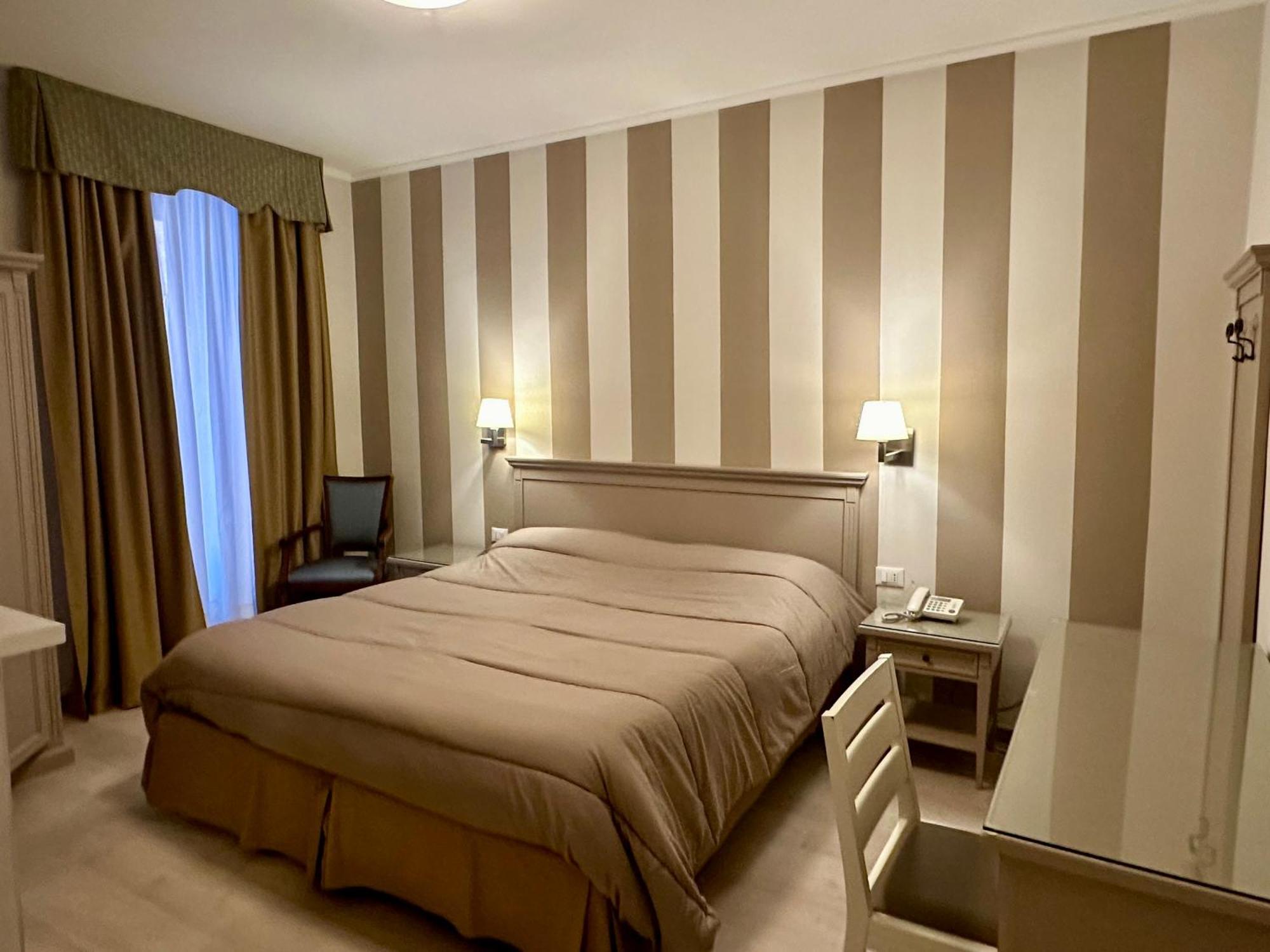 Hotel Bristol トリエステ エクステリア 写真